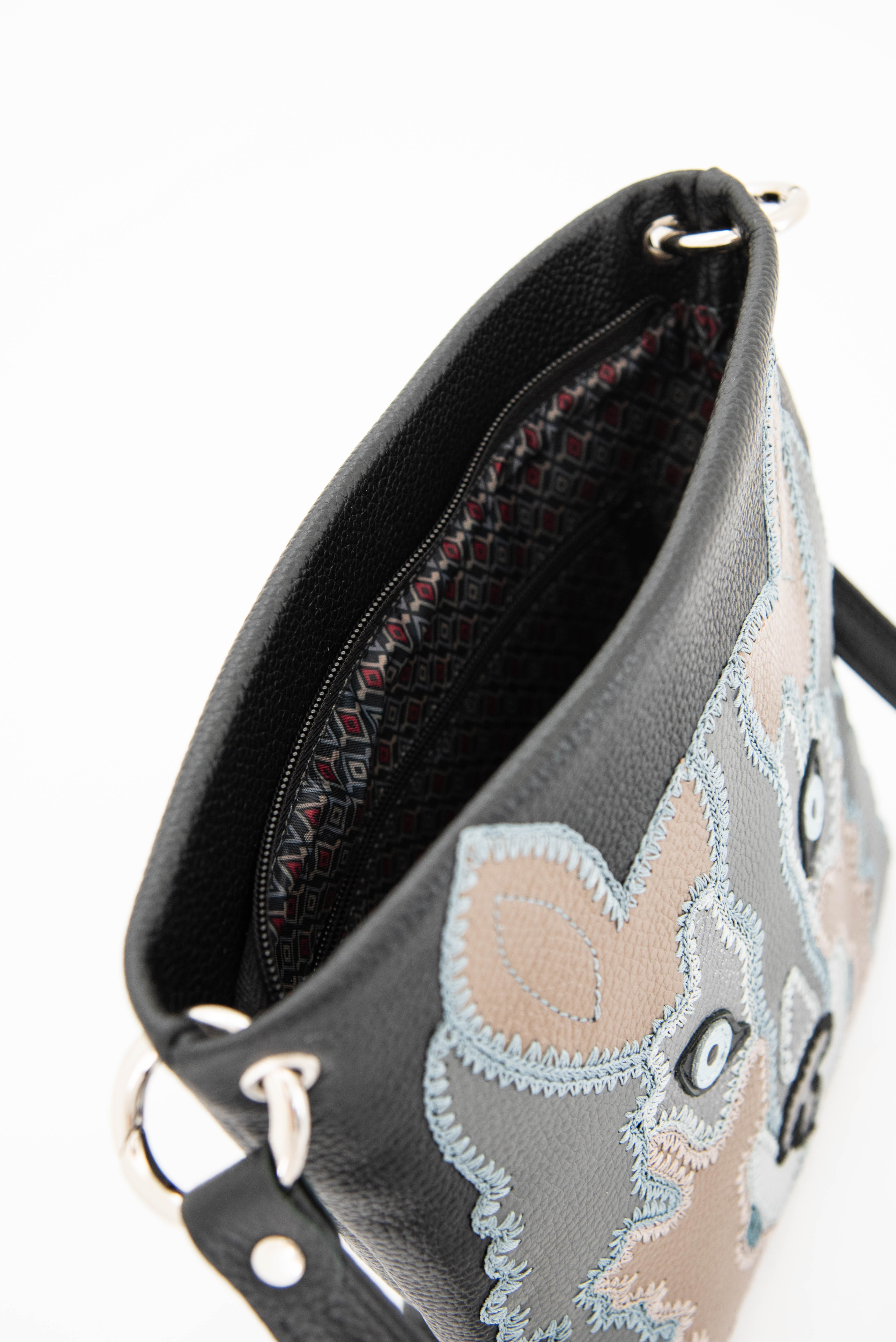 ДС-144-142 сумка с аппликацией PROTEGE ( Черный Флотер Волк)